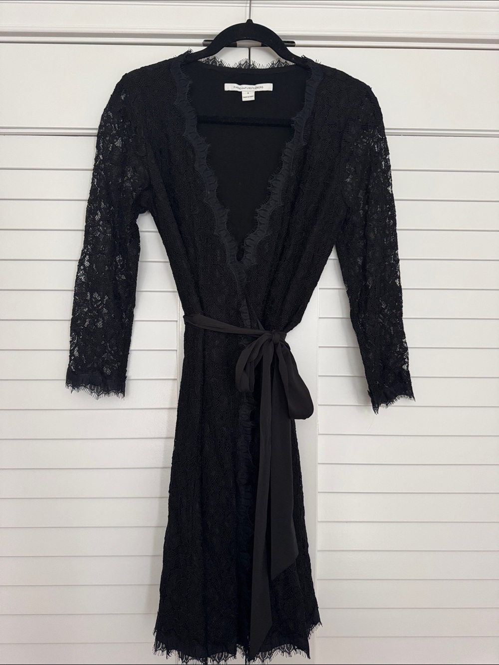 Diane Von Furstenberg Black Lace Tie-Waist Robe
